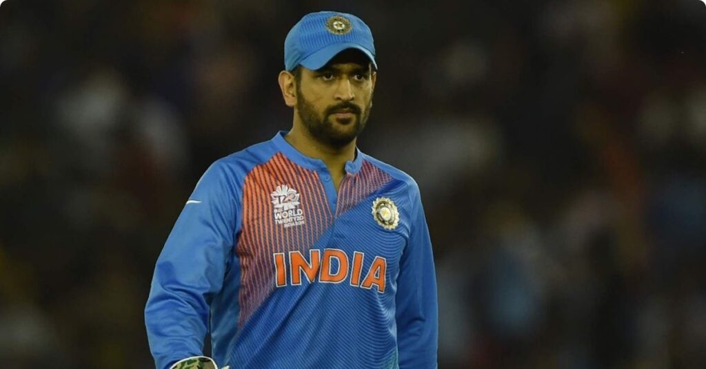 Dhoni Biography, Net Worth, Records, Favourites, Awards,